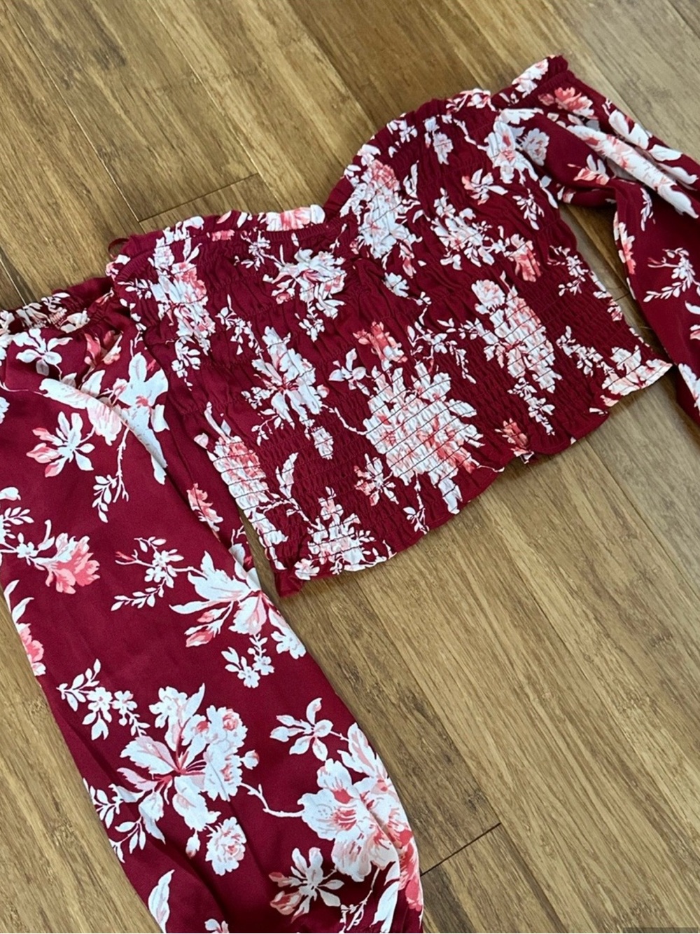 Abercrombie & Fitch Women’s Off-Shoulder Floral Crop Top - Red - Picture 3 of 5